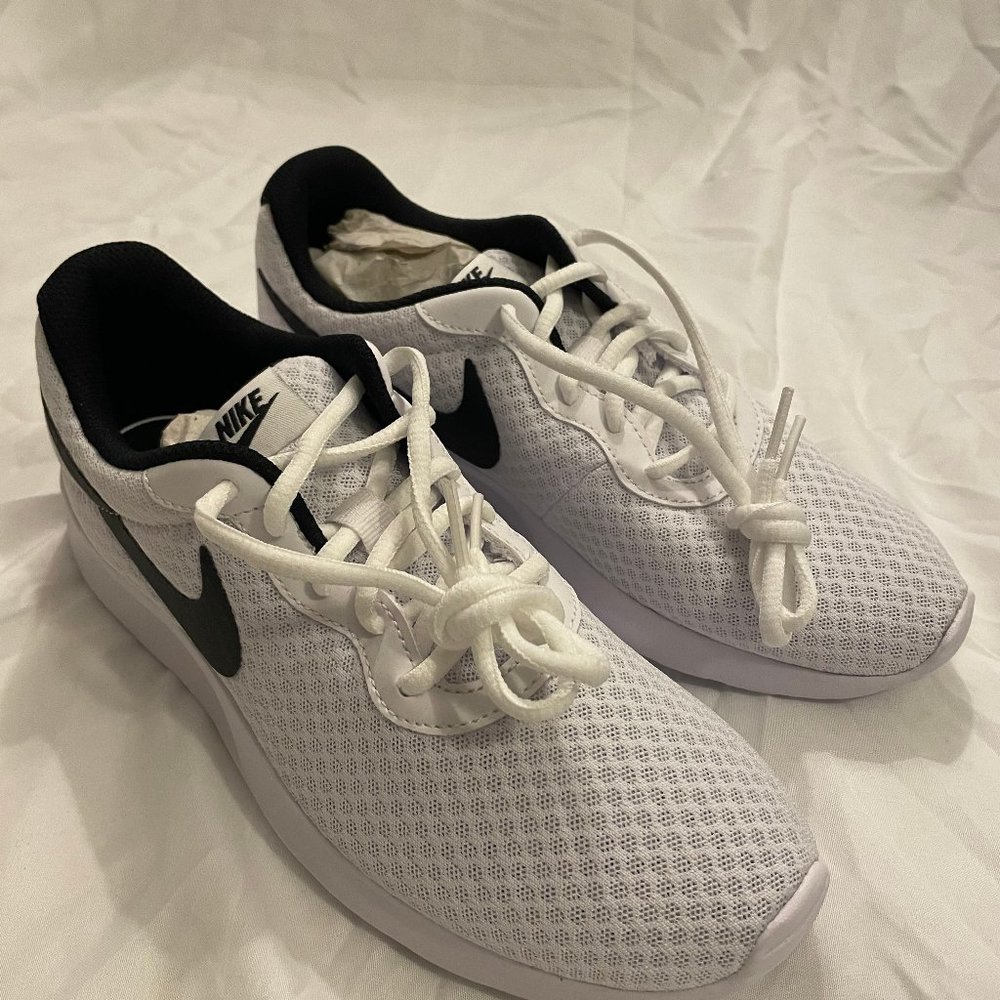Nike Women's Tanjun Shoes